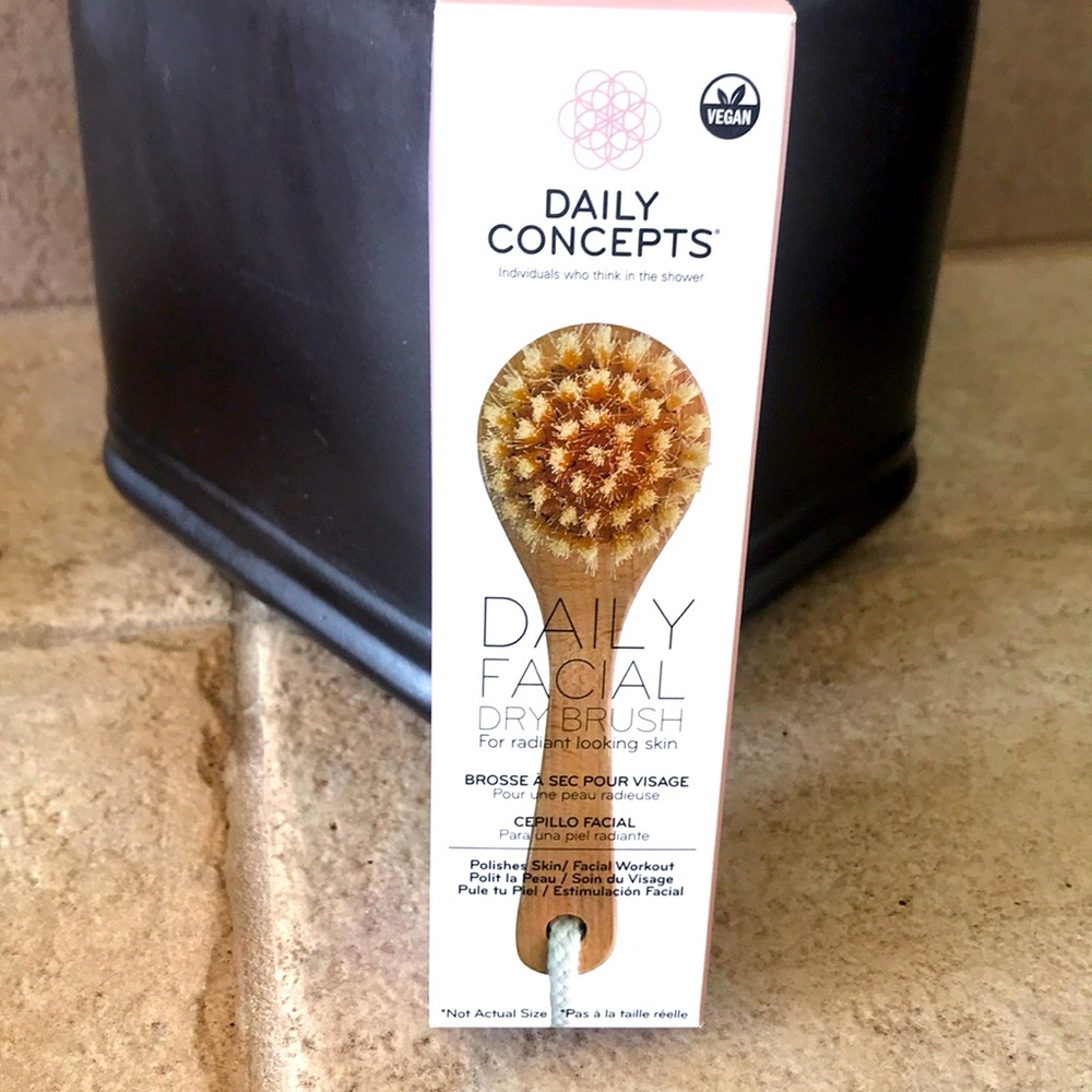Daily Concepts Facial Dry Brush